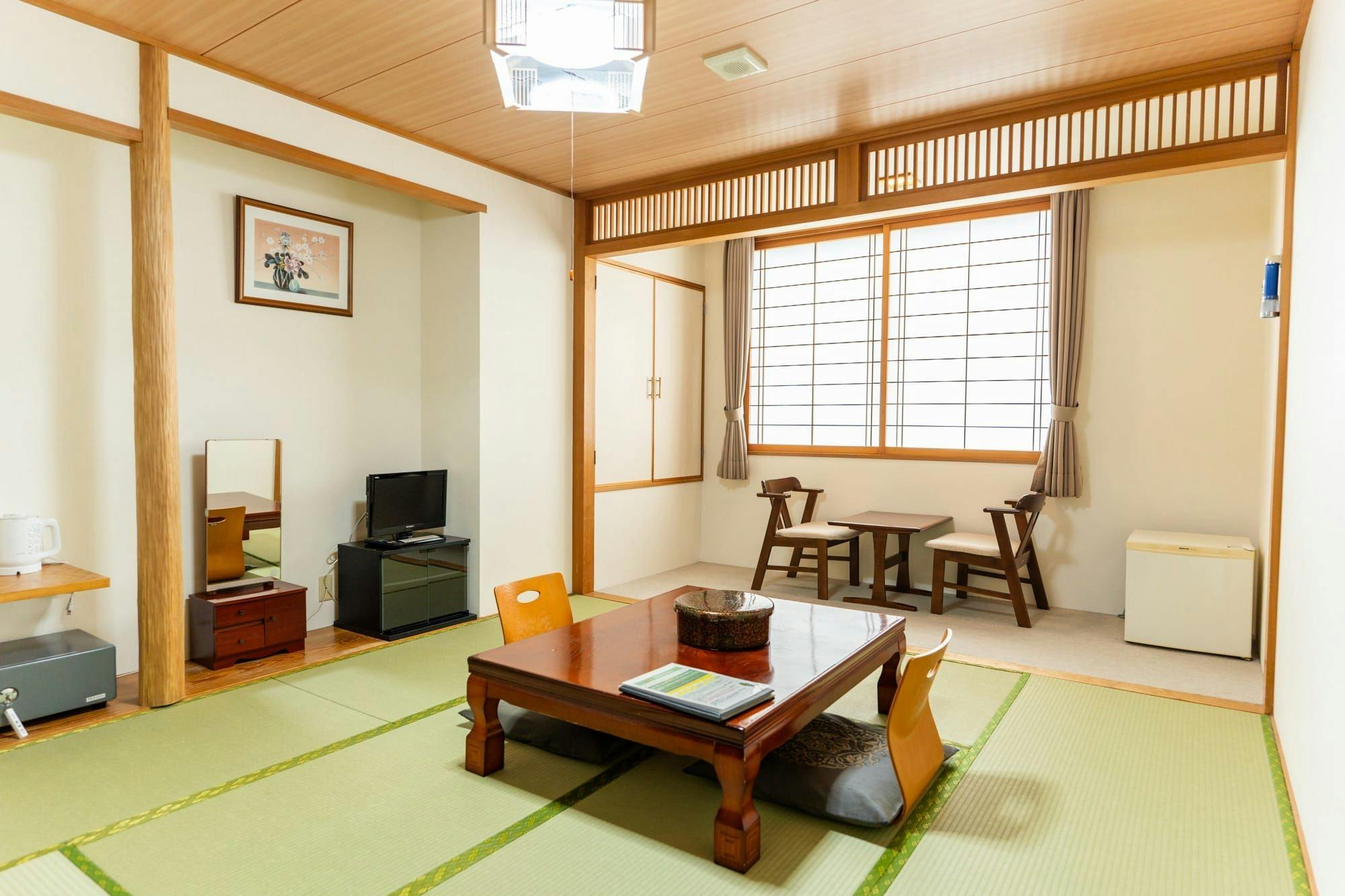 朝日馆和式8榻榻米房（无空调）