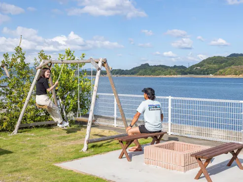 บ้านรถพ่วงริมทะเล