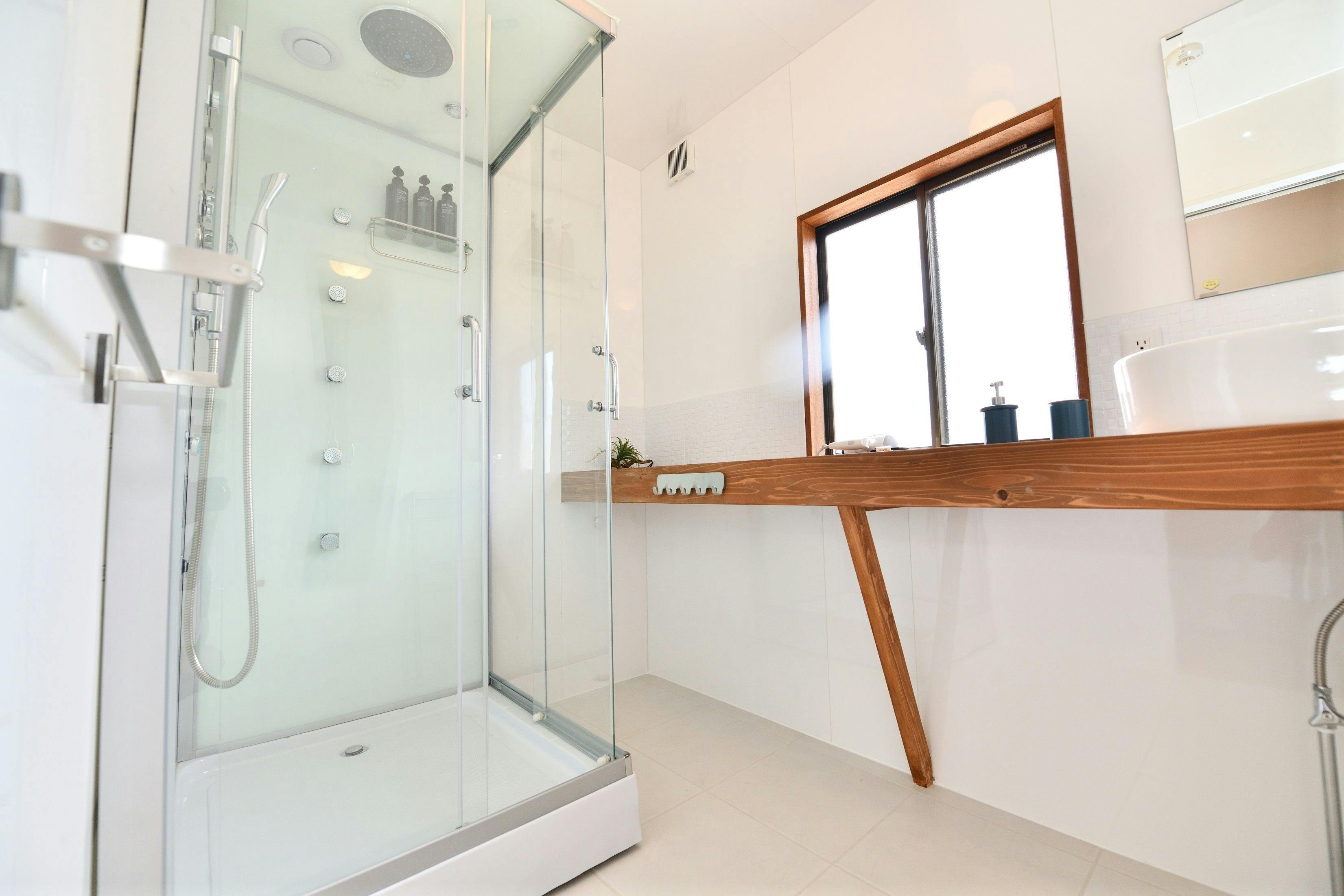 ห้องล้างหน้าและห้องอาบน้ำ