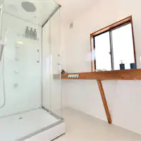 ห้องล้างหน้าและห้องอาบน้ำ