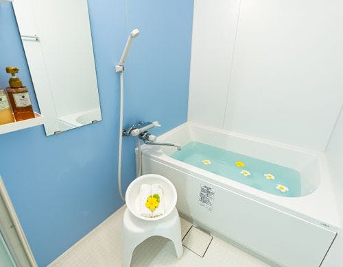 バスタブ完備で広々お使いいただけます