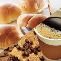 อาหารเช้าเบา ๆ กับขนมปังและกาแฟ