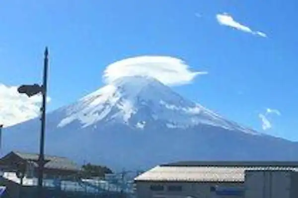 มีห้องพักที่มองเห็นภูเขาไฟฟูจิ (ต้องสอบถาม)