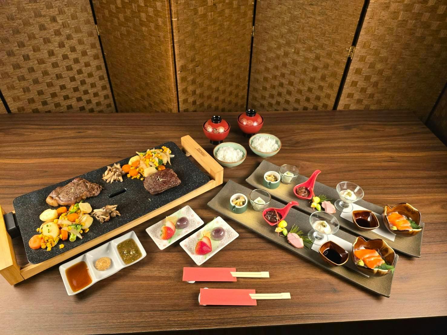 เพลิดเพลินกับเนื้อวากิวโทจิกิและเนื้อคิริฟุริโคเก็น