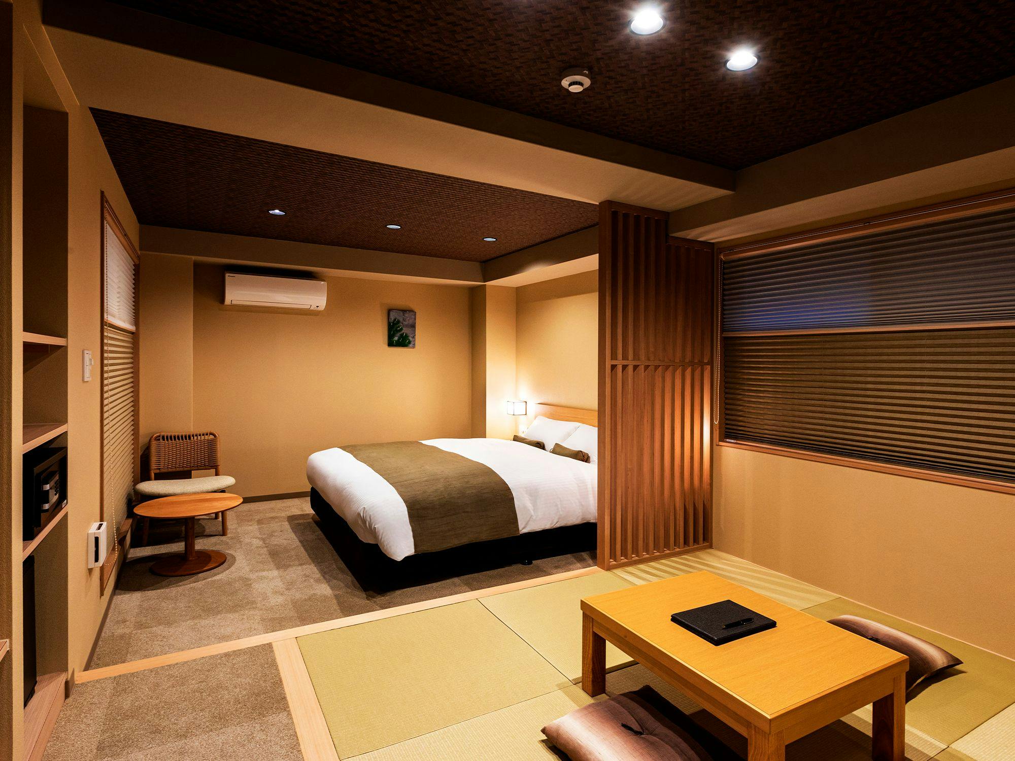 ห้องพักเตียงควีนสไตล์ญี่ปุ่นและตะวันตก A