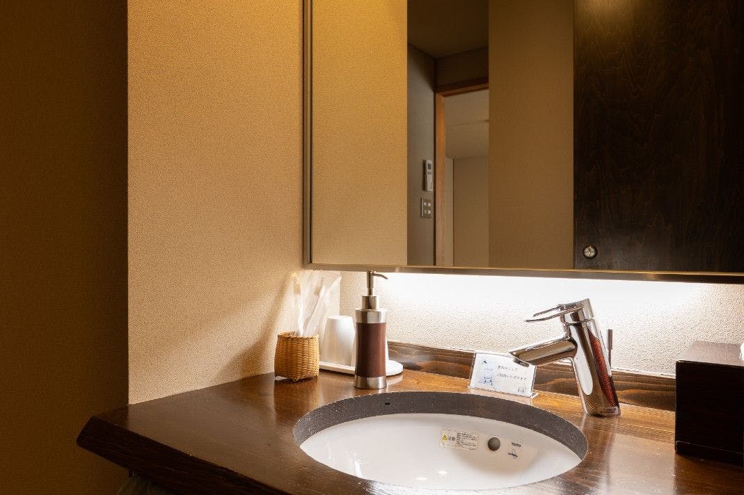 อ่างล้างหน้าในห้องพัก