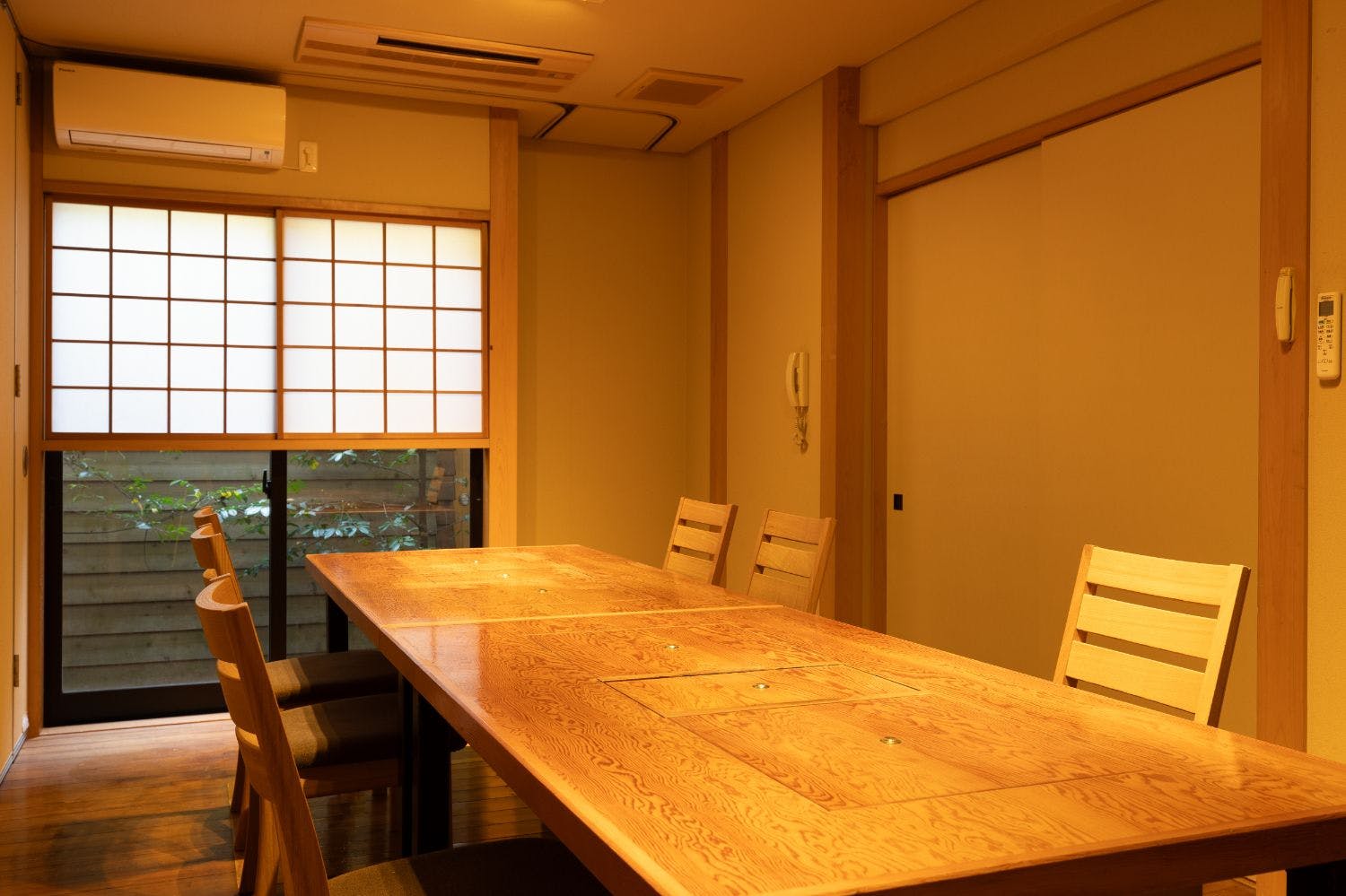 ร้านอาหาร 'สายลมทะเล'