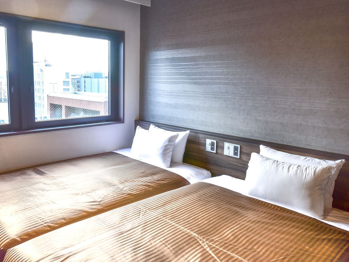 ชั้นบนสุด♪ ห้องพรีเมียมเตียงคู่☆ ปลอดบุหรี่☆