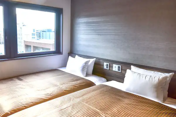 ชั้นบนสุด♪ ห้องพรีเมียมเตียงคู่☆ ปลอดบุหรี่☆