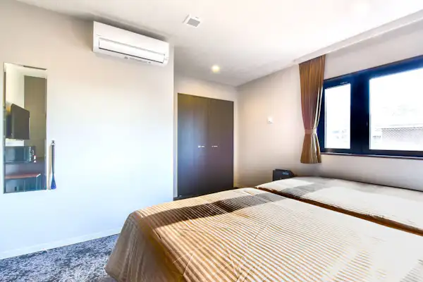 ชั้นบนสุด♪ ห้องพรีเมียมเตียงคู่☆ ปลอดบุหรี่☆