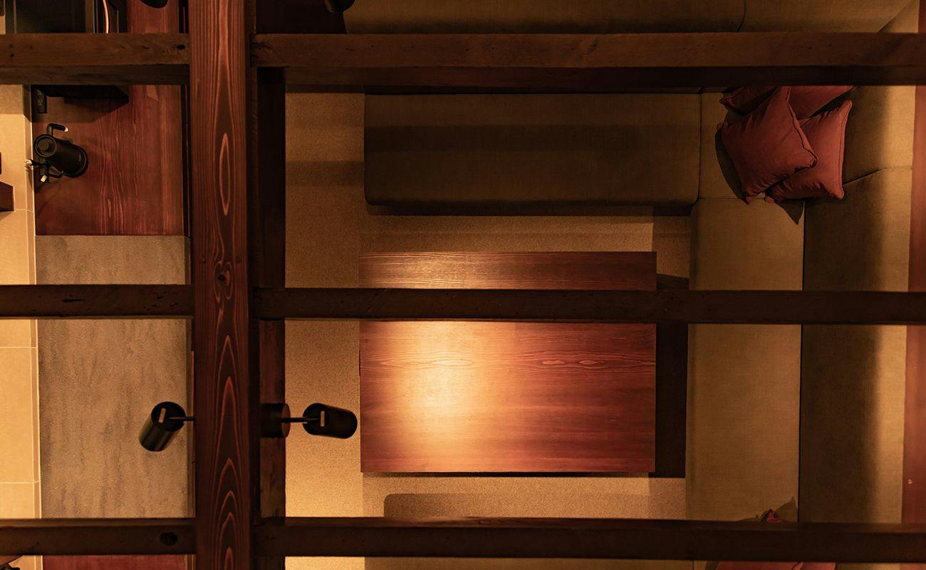THE OAK GUJO [A Whole House Rental in the Town of Clear Streams and Dance]