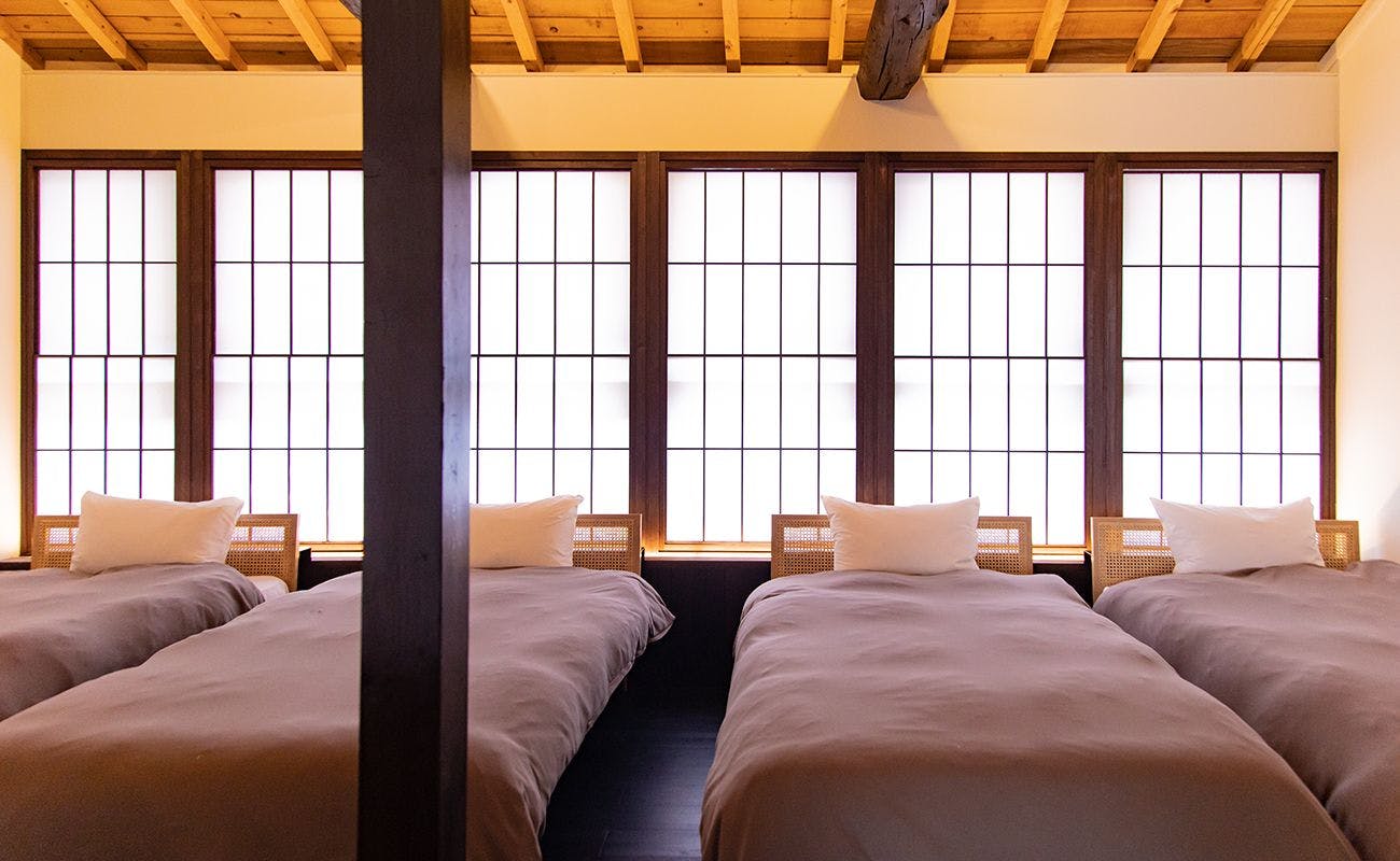 THE OAK GUJO [A Whole House Rental in the Town of Clear Streams and Dance]
