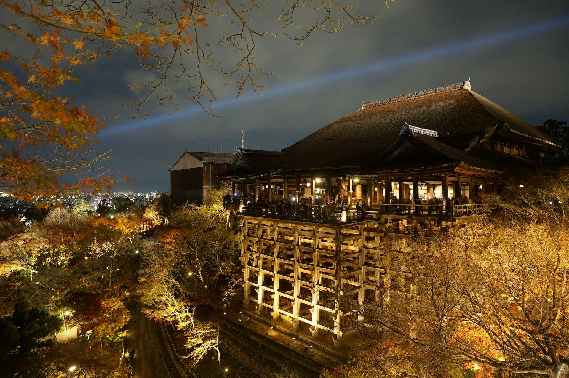 Kuil Kiyomizu (Malam)