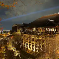 Kuil Kiyomizu (Malam)