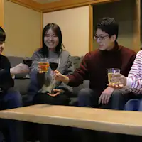 가족, 친구들과 즐거운 시간을 보내세요.