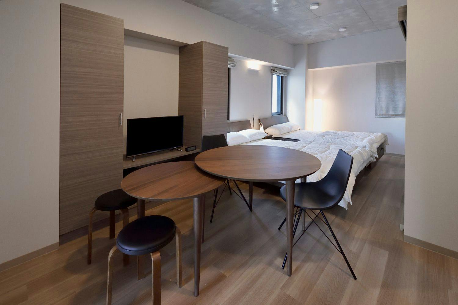 ห้องนอนหลักและห้องนั่งเล่น