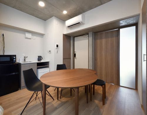 5名様でご利用でもゆとりのあるテーブル