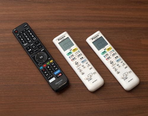 お部屋ではテレビをご視聴頂けます。