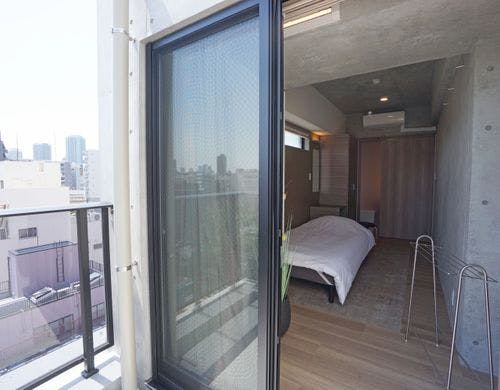 寝室にはバルコニーがあるから開放的です。