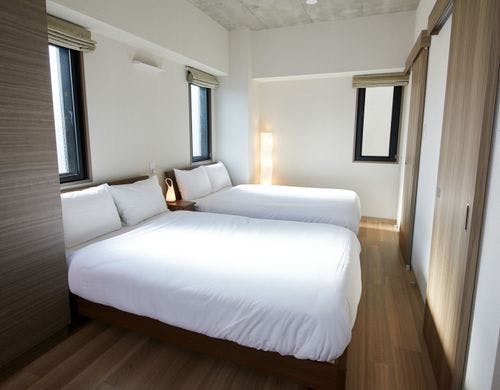 ホテル仕様のシーツで快適なベッドです