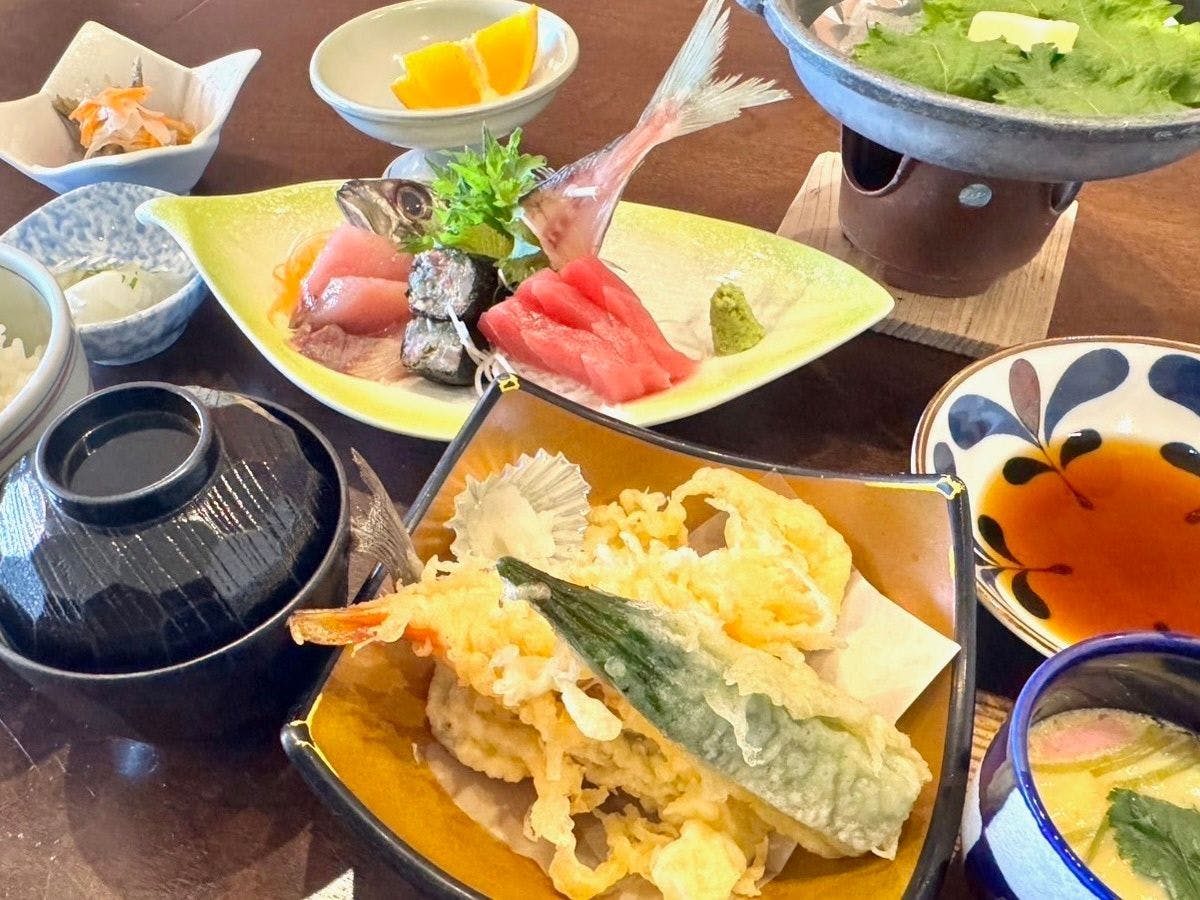 "Hidangan Laut Set Menu di Iso no Kaitei/Denpei"