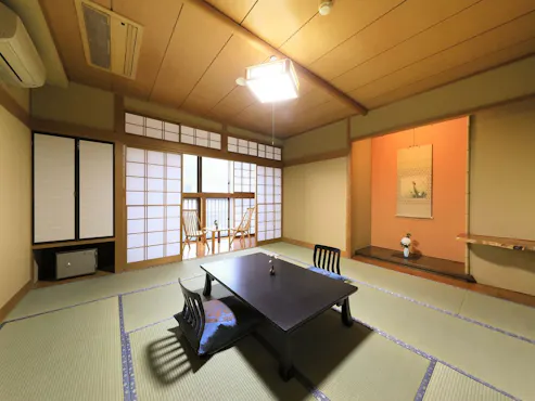 ห้องสไตล์ญี่ปุ่น 10 เสื่อทาทามิ พร้อมอ่างอาบน้ำ