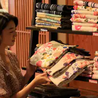 คุณสามารถเลือกชุดยูกาตะลายที่คุณชื่นชอบได้