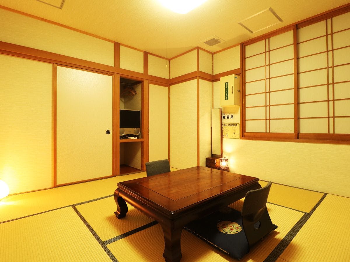 #【ห้องพัก／8 เสื่อ】