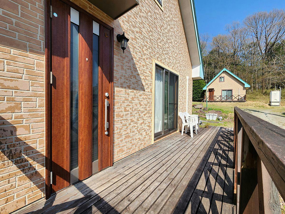 Dog Cottage Heart Hills