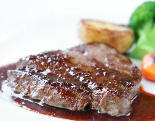 #夕食　コース料理 肉料理の一例