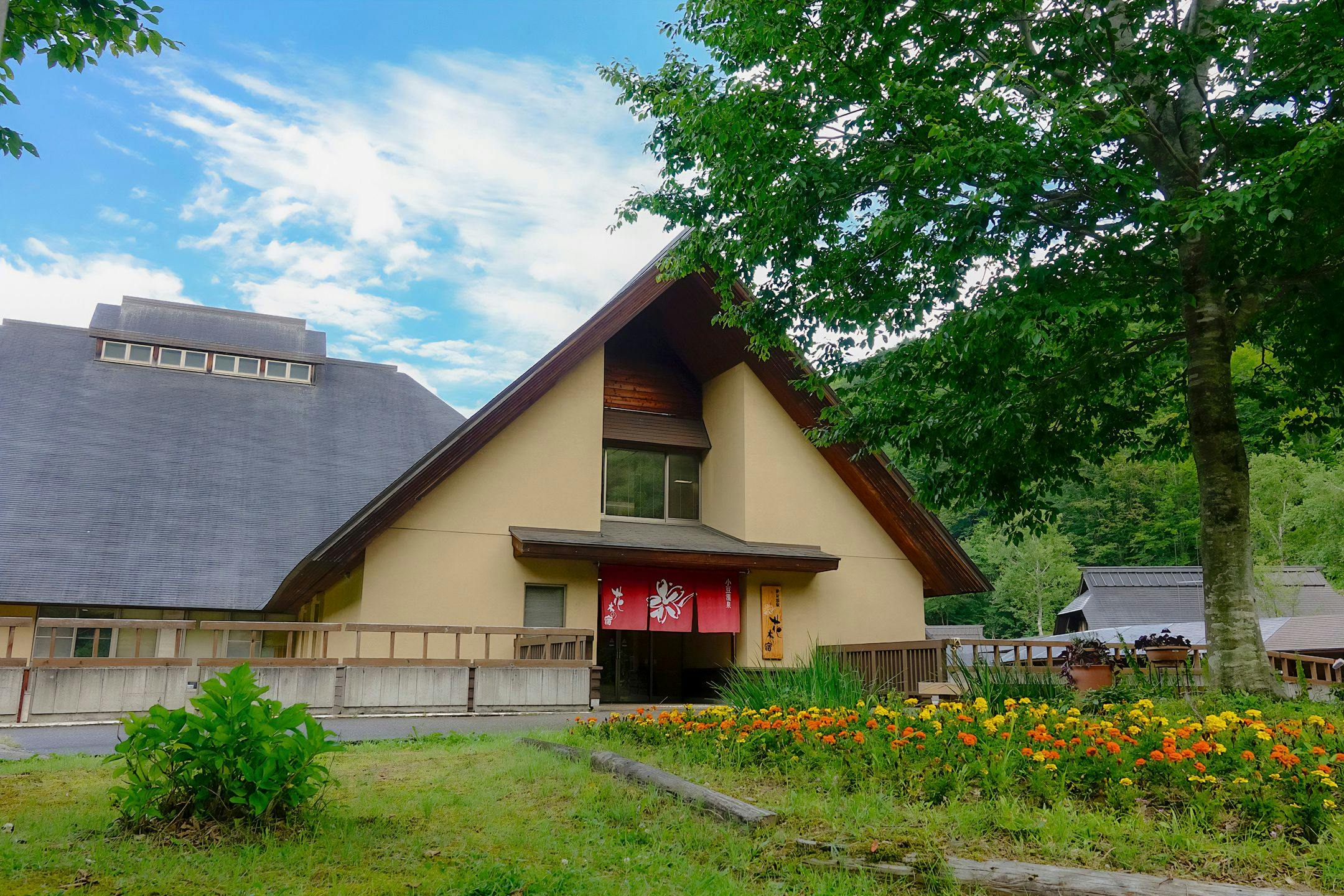 [อาคารหลัก] ภายนอก