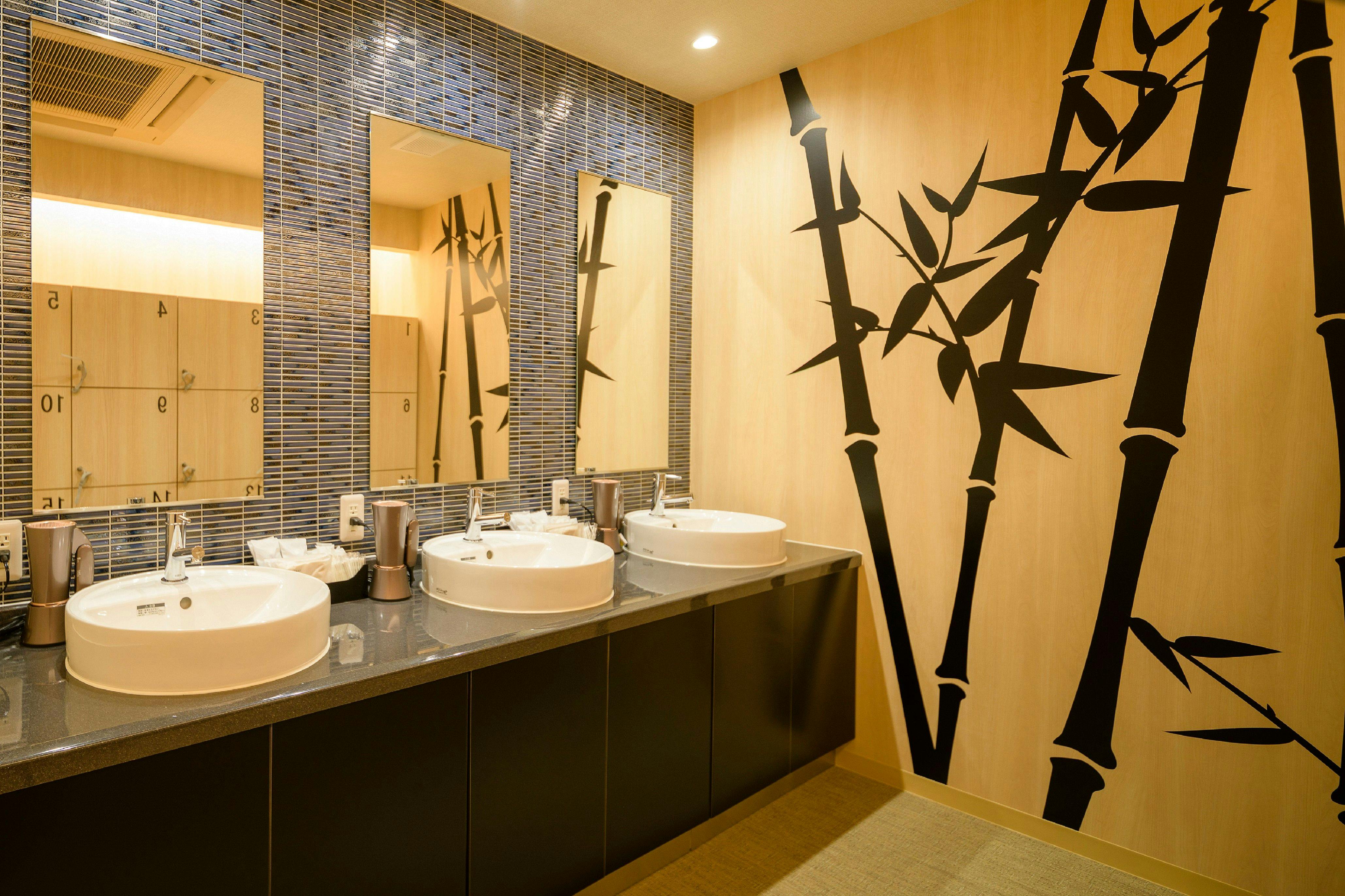 Public Bath (Changing Room)