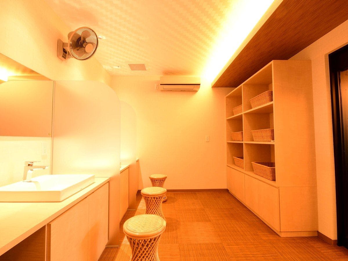 ตัวอย่างห้องอาบน้ำสาธารณะ