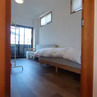 ห้องพักเดี่ยวสไตล์ตะวันตก สีแดงเข้ม