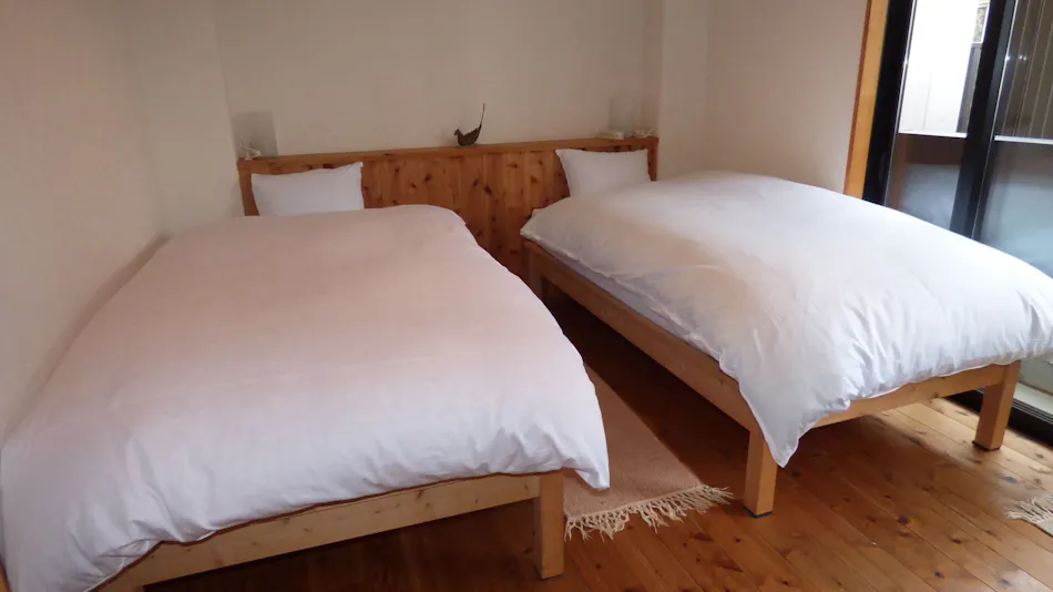 Guesthouse Hyakumanben Cross