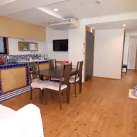 "กระเบื้องสีน้ำเงินสวยงาม" และเป็นที่นิยม