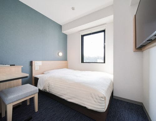 150cm幅のワイドベッドでぐっすり