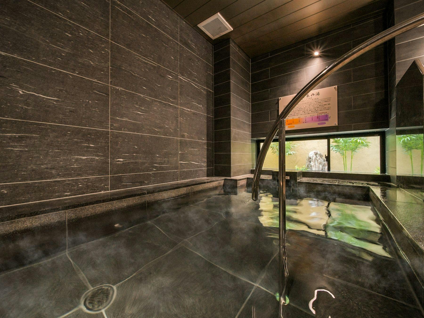 天然温泉【溪流滑床之汤】