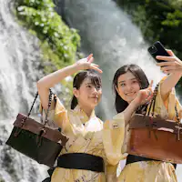 เดินเล่นรอบน้ำพุร้อนกินซัง