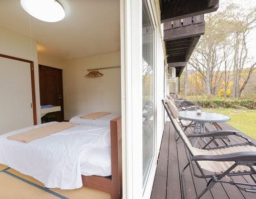 ロッジ1Fにリクライニングチェアあり