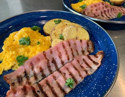 朝食は、洋食のモーニングプレート(軽食)