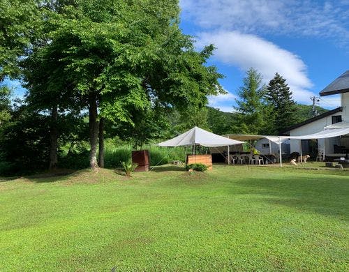 ペンション敷地内の庭