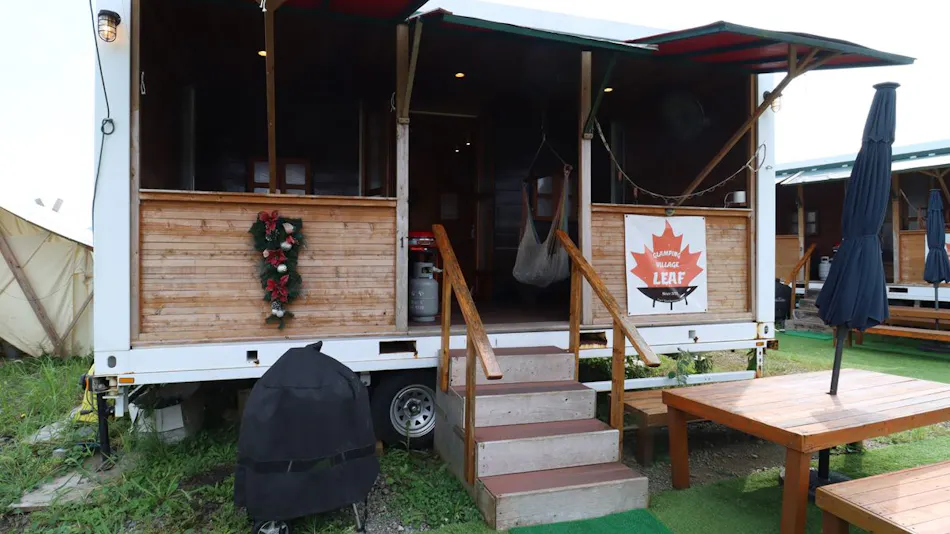 Glamping Village Leaf