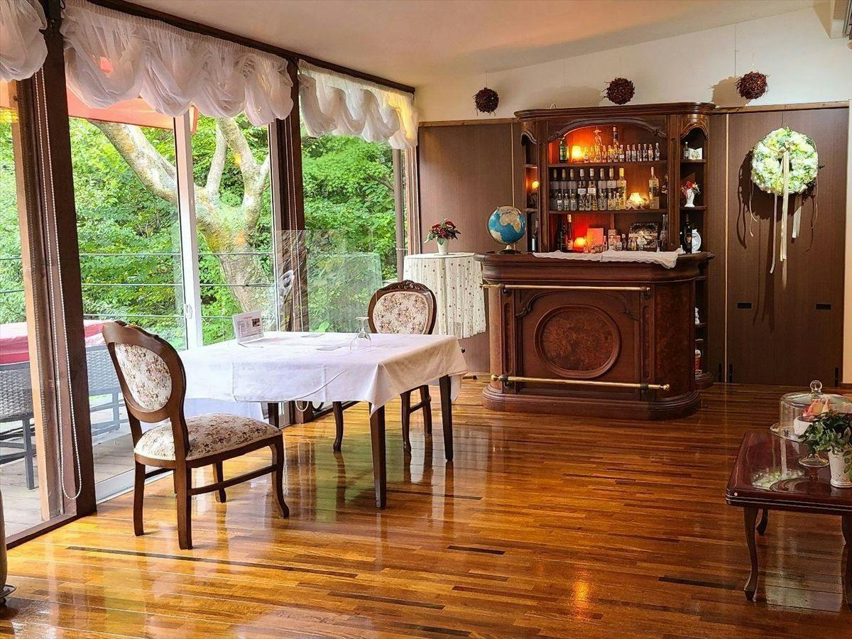 Auberge of the June Forest