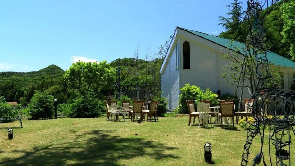 Auberge of the June Forest