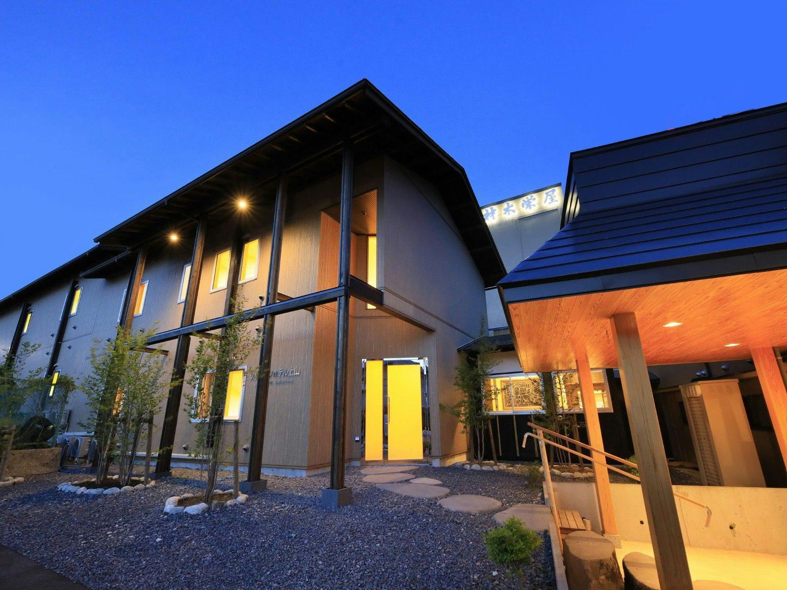 ภายนอก (กลางคืน)