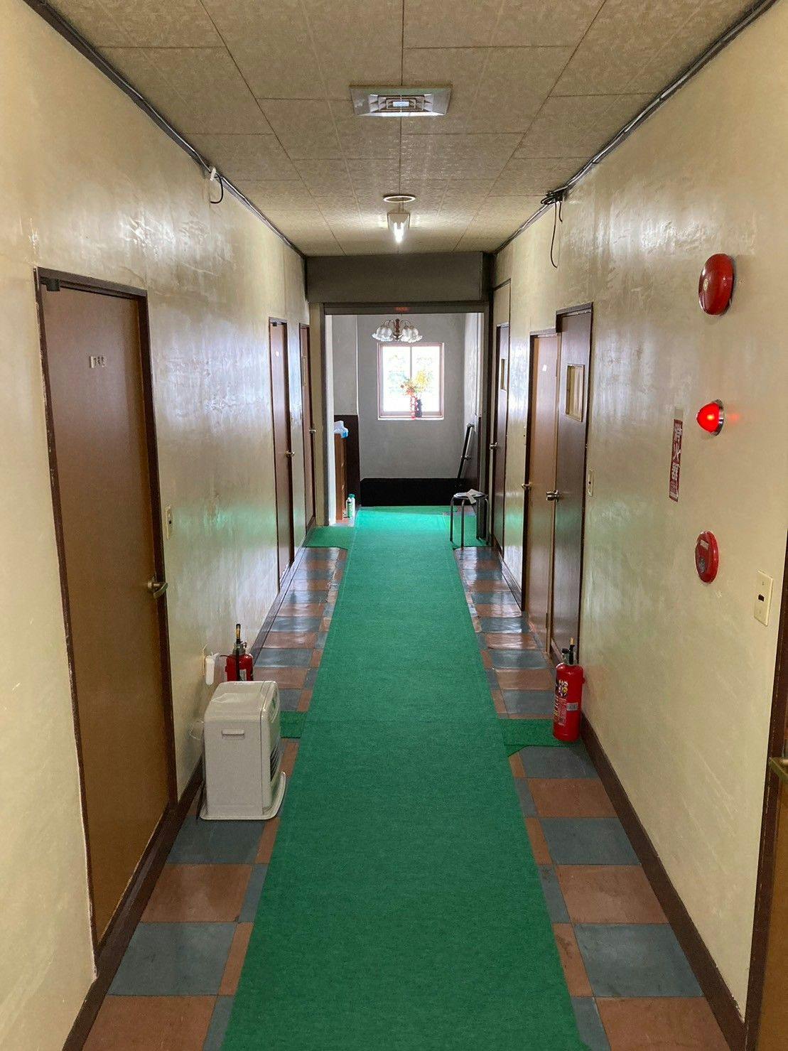 กรุณาชมบรรยากาศของทางเดิน