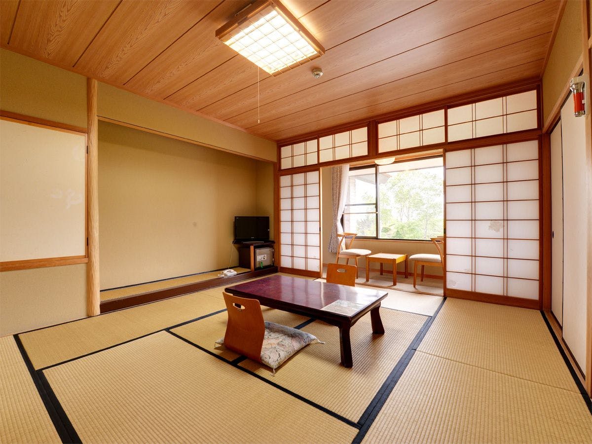 *10 tatami dengan toilet, contoh