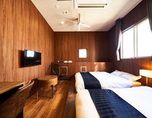 デラックスダブルツインルーム