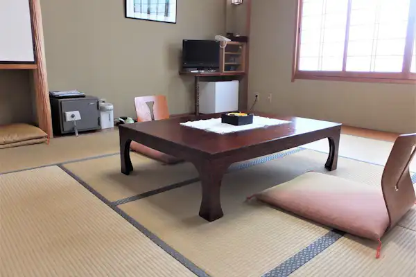 【Pemandangan Gunung】Bilik Standard Jepun 8 Tatami yang Berbaloi